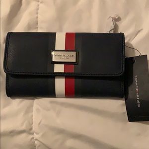 Tommy hilfiger wallet. New with tags